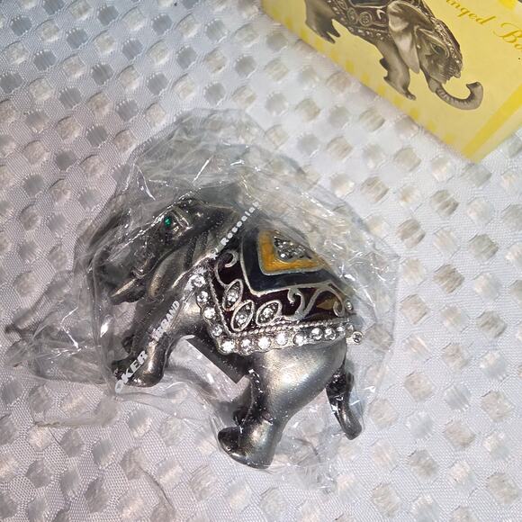 CHERISHED TREASURE JEWELED PEWTER ELEPHANT HINGED TRINKET BOX LG - Picture 3 of 4
